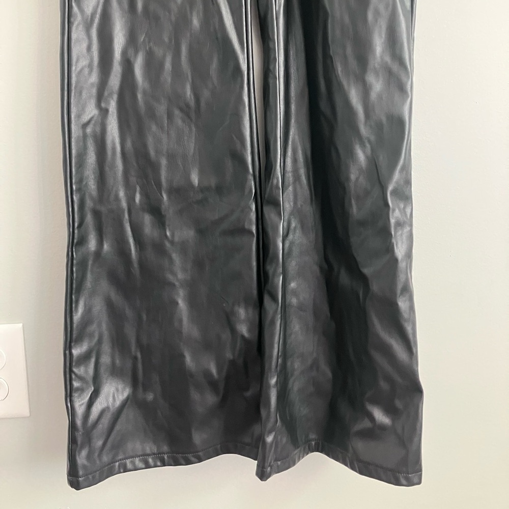 BLUE BLUSH Black Faux Leather Halter Flare Leg Jumpsuit Size S - Picture 5 of 14